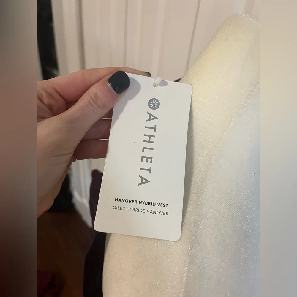 Athleta Hanover Hybrid Vest Spiced Cabernet Size Large NWT